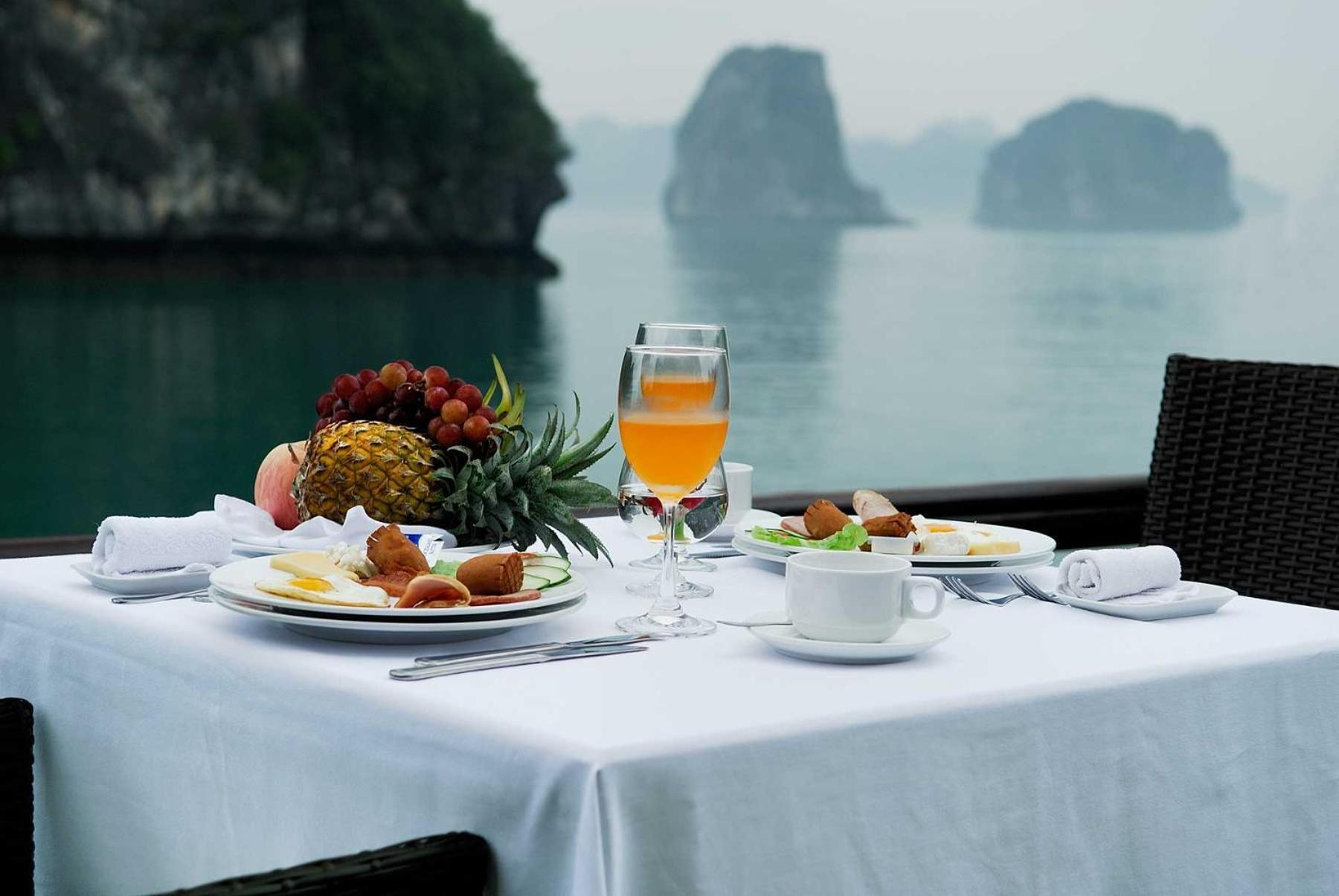 Hotel Bhaya Legend Cruises Ha Long Exterior foto
